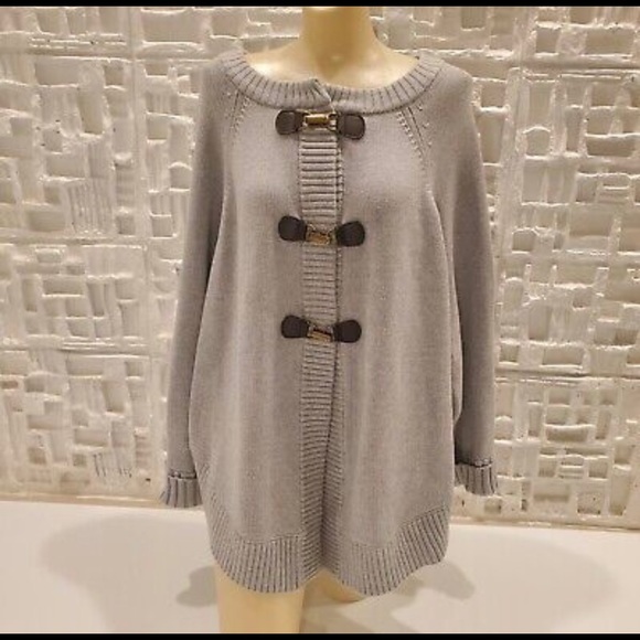 Banana Republic Buckle Sweater Cape - Picture 5 of 5